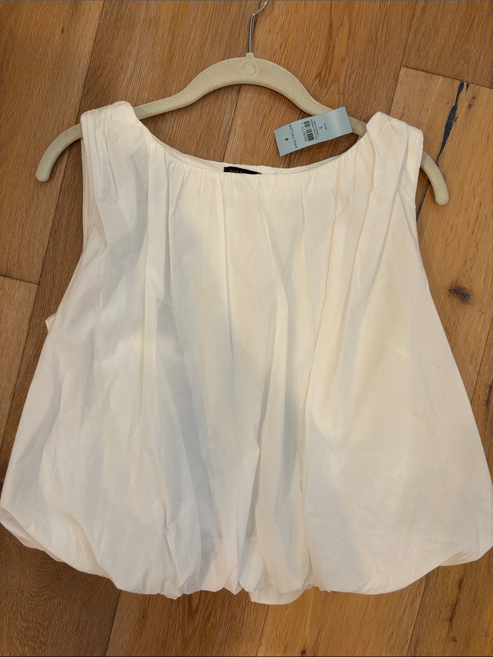Ann Taylor White Pleated Bubble Hem Tank